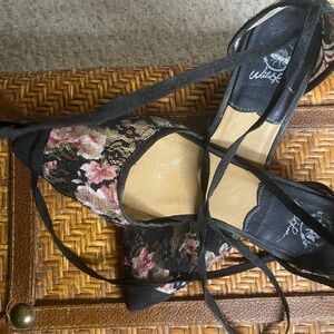 Wild Rose Black Floral Lace Wedges